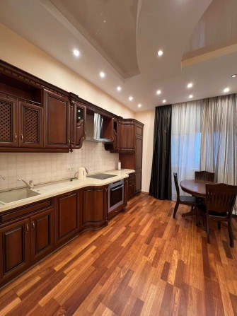 Оренда 3к.квартири вул.Евгена Коновальця 32Б,метро Печерська - фото 1