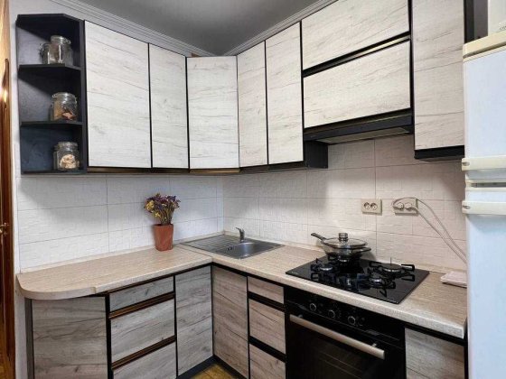 2 кімнатна Бережанська довгостроково Мінський рн Киев