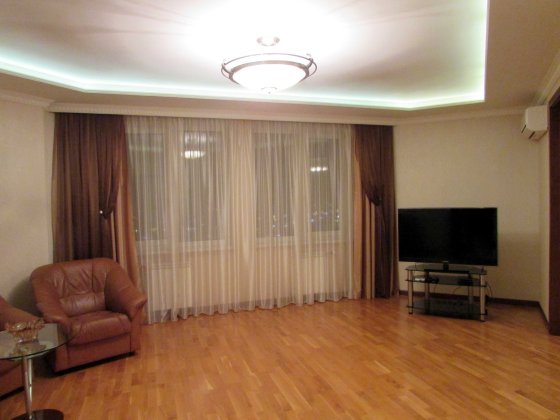 Здається 3-кімнатна квартира з укриттям, Гришка 9, від власника Київ