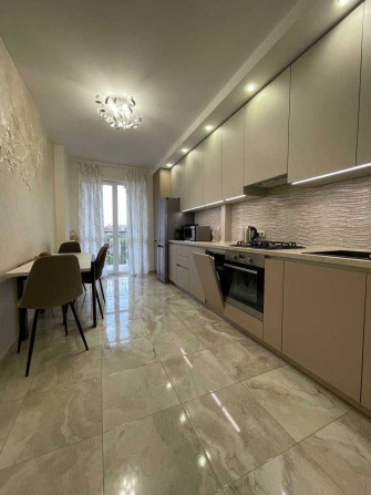 Оренда чудової 3 кімнатної квартири в ЖК Велика Британія - фото 1