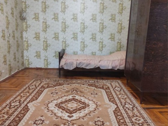 1 Комнатная Квартира, Авраменко 14. 2 этаж /9