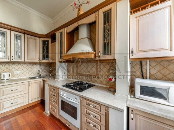 Аренда квартиры, ул. Хмельницкого Богдана, Шевченковский р-н Киев