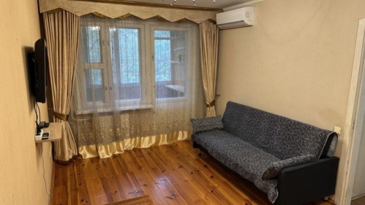 Сдается 2-х комнатная квартира на метро Дарница - фото 1