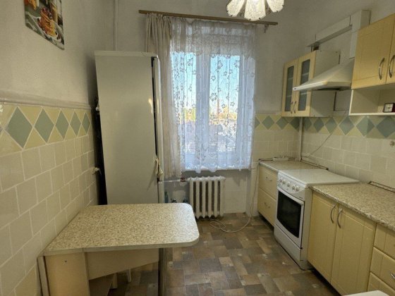 Пл. Вокзальна. 3-хкімнатна квартира (2 ізольовані). Днепр