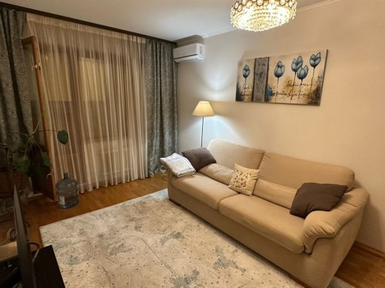 Оренда 3к квартира 70квм Анни Ахматової  14б Київ