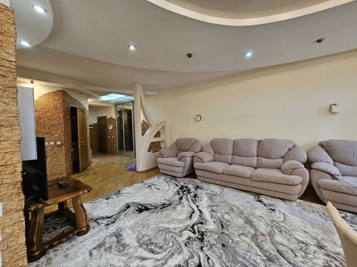 Здам 3 кімнатну квартиру на вул. Робоча (район Уральської)
повер - фото 1