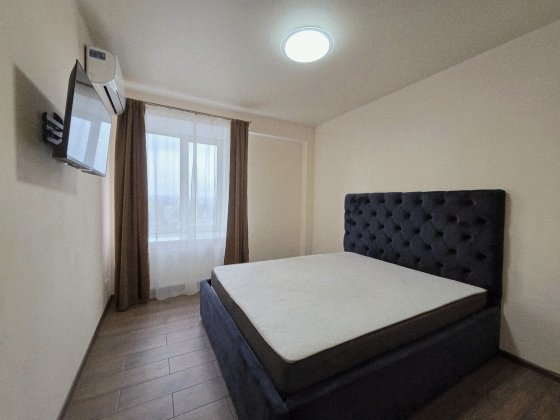 1к пр.Поля 27д, низ Кирова.