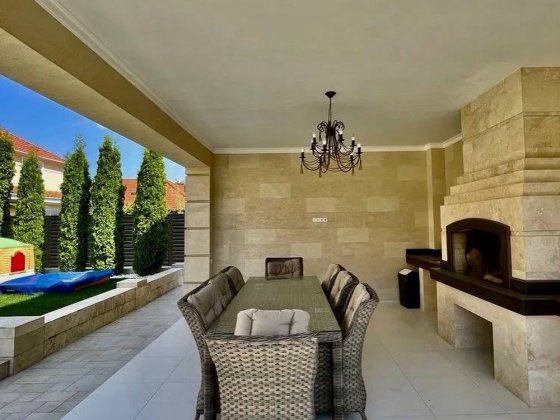 Оренда гарного розкішного будинку з бомбосховищем бассейном біля моря Одеса