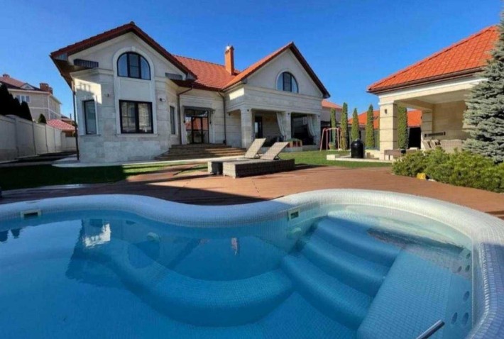 Современный новый дом с бассейном Совиньон 2 - фото 1