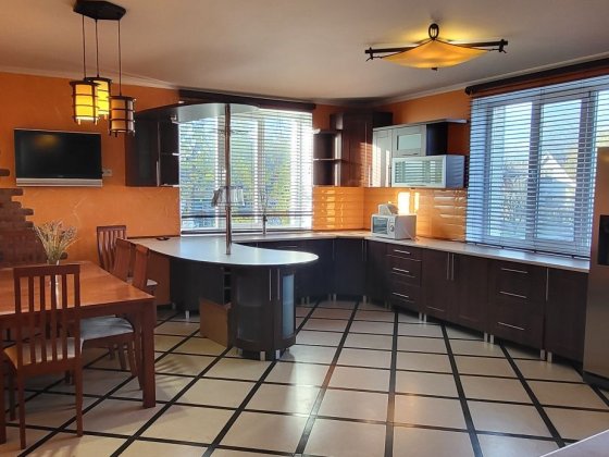 Оренда великого будинку Клузів