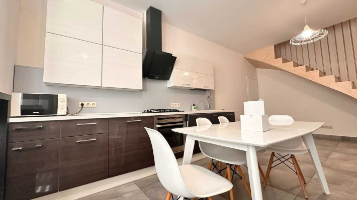 Оренда Таун Хауса с. Петропавлівська Борщагівка ЖК "Празький квартал" - фото 1