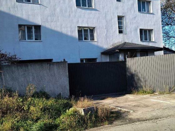 Оренда частини будинку в Гатне Гатное