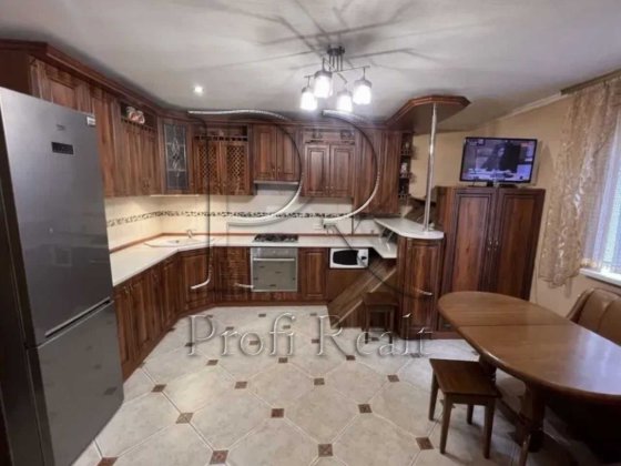 Оренда 2 поверхового будинку в Гатном/Гатное Гатное