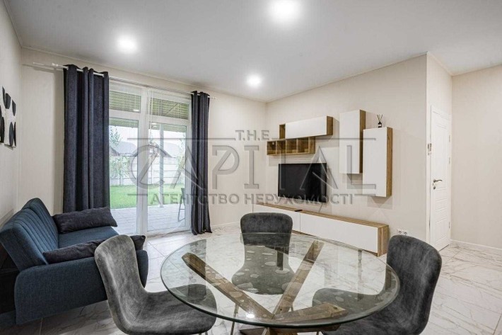 Аренда /дом/таунхаус в Гатном/ три спальни - фото 1