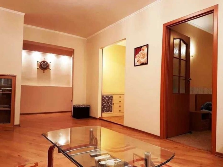 Оренда 2к квартара Печерський Мазепи 9 метро Арсенальна - фото 1