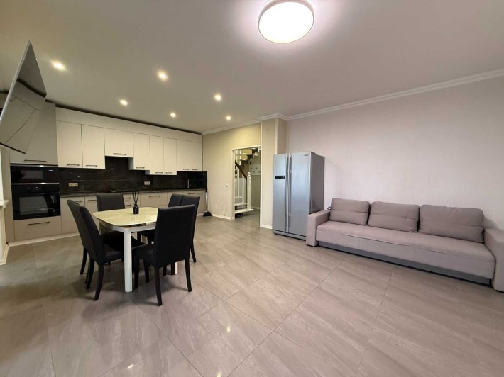 Оренда 2-во рівневої квартири в новобудові просп. Ч. Калини - фото 1