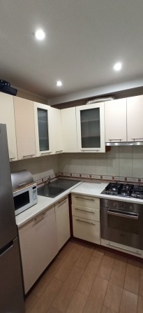 3к.кв-ра пр- Леся Курбаса, 15, ТРЦ Апрель, паркомісце, Борщагівка - фото 1