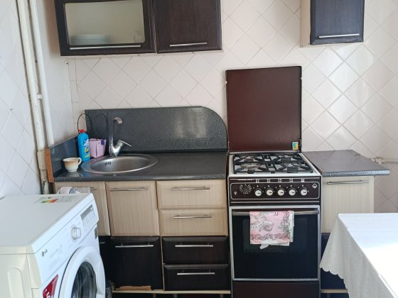 Тёплая 2-х комнатная на Космосе. Длительный срок. Звонить на вайбер.