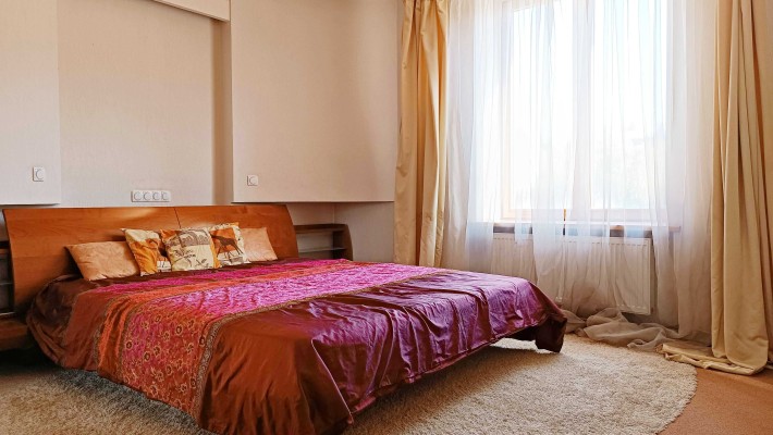 Оренда 4к квартири з дизайнерським ремонтом у центрі  – вул. Багалія11 - фото 1