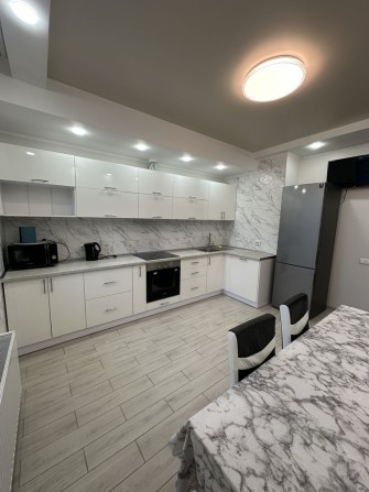 Сдам 3х комнатную квартиру - фото 1