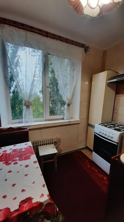 Сдам 1 комн. квартиру Алексеевка Победы газ, без оплаты коммуналки - фото 1