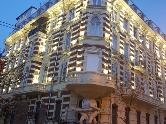 Сдам квартиру 2 комнты и кухня студия, центр Дерибасовская без комисси Одесса