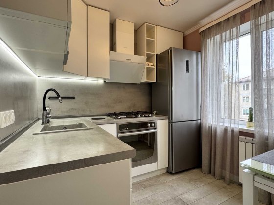 Оренда сучасної 3 к.кв. на Донця 19 Київ