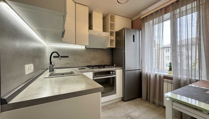 Оренда сучасної 3 к.кв. на Донця 19 - фото 1