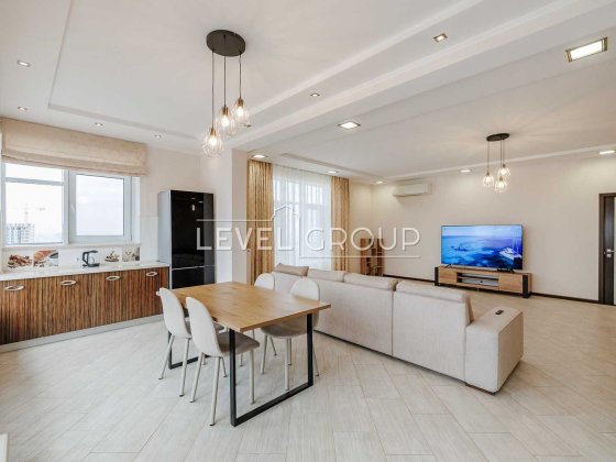 Оренда просторої 5 кімнатної квартири, Шевченківський район Киев