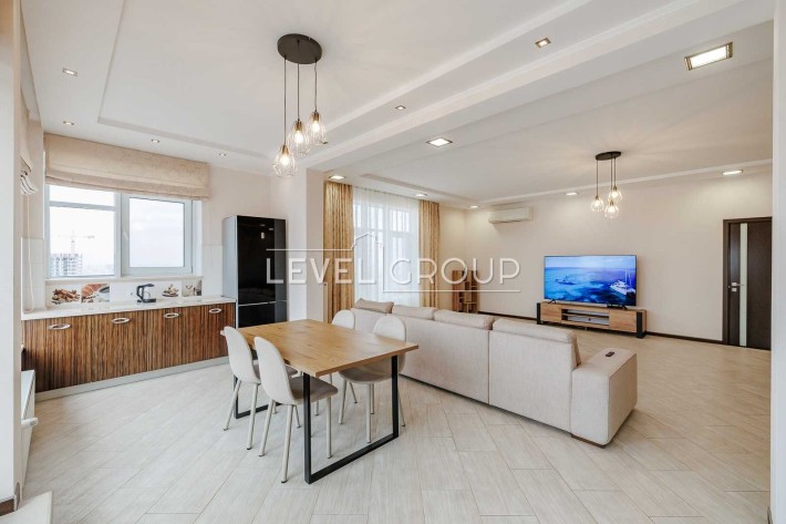 Оренда просторої 5 кімнатної квартири, Шевченківський район - фото 1