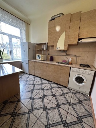 Оренда трьохкімнатної квартири на вулиці Проспект Свободи центр Львова - фото 1