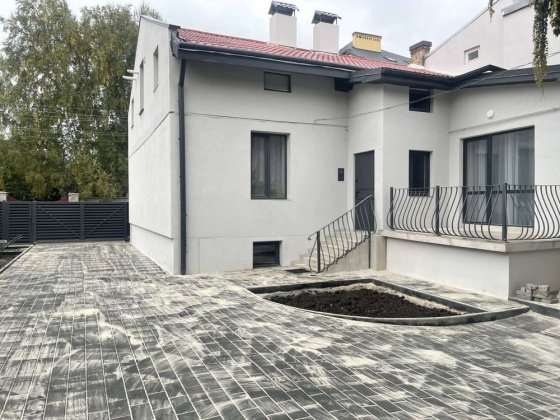 Довгострокова оренда стильної 2-кімнатної квартири з терасою Львів