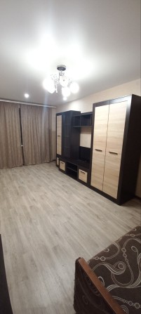 Сдам 2х ком квартиру в р-не метро! - фото 1