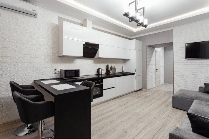 Долгосрочно новая стильная квартира 2 мин до Дерибасовская - фото 1