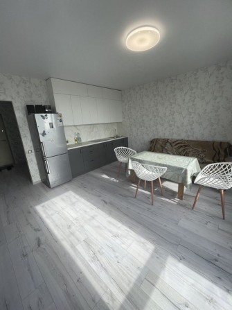 Сдам 2-х комн квартиру в ЖК Скай Сити - фото 1