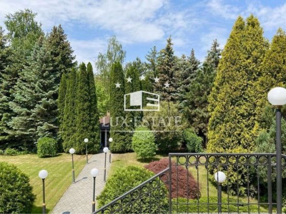 Сдам в аренду дом с бассейном, закрытый КГ Золотые Ворота, Козин. Без% Козин