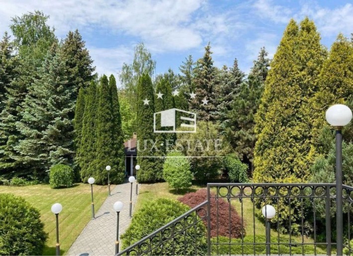 Сдам в аренду дом с бассейном, закрытый КГ Золотые Ворота, Козин. Без% - фото 1