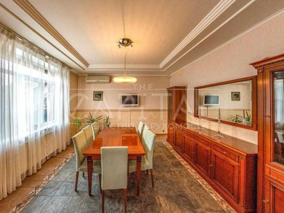 Оренда будинку в Козині з басейном, сауною і власним кортом, генератор Козин