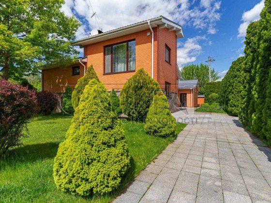 Оренда, будинок у селі Гора, приватний тенісний корт, 4 кімнати Кедина Гора