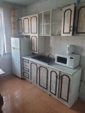 Сдам 2к возле метро - фото 1