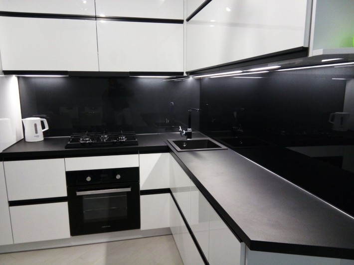 Оренда 2к квартири центр міста дизайнерський ремонт - фото 1