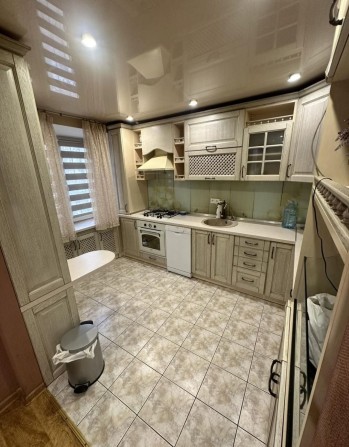 Оренда 3х кімнатної квартири у Дніпровському р-ні (Ладозька 12) - фото 1