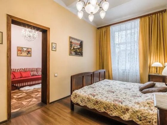 Тихий центр! Простора двокімнатна квартира від власника! Львів