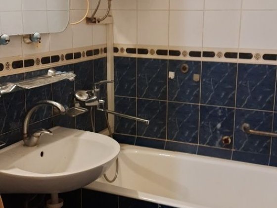 Сдам 2х к.кв, ул.красная 20а,2й этаж  5ти эт.дома Запорожье