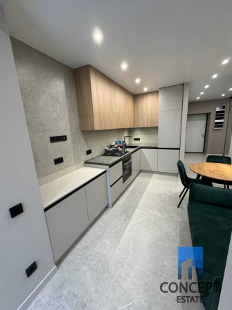 Сдам дизайнерскую 2к студию в ЖК Счастливый 2! - фото 1