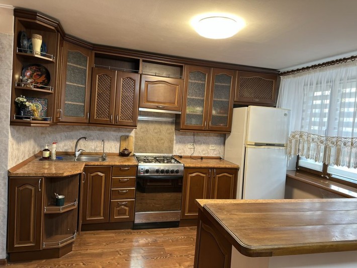 Оренда 4 кімнатноі квартири у Вознесенівмькому районі( центр міста). - фото 1