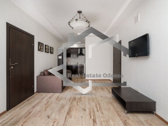 Сдам 4х комнатную кв до лета в самом центре Одессы на ул Дерибасовская Одесса