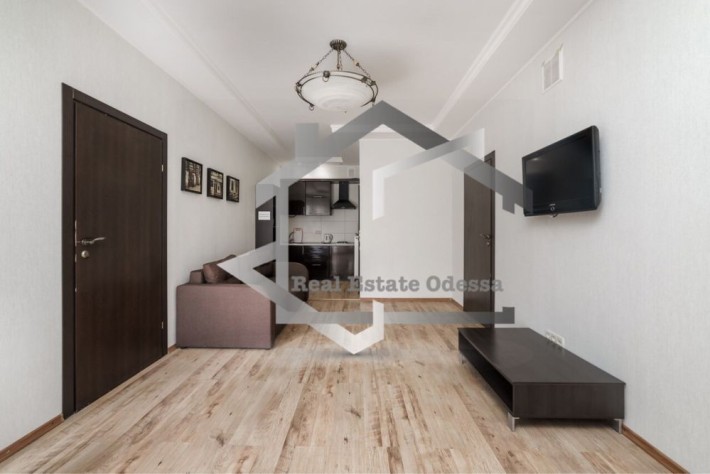 Сдам 4х комнатную кв до лета в самом центре Одессы на ул Дерибасовская - фото 1