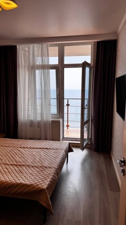 Сдам двухкомнатную квартиру с терассой в ЖК 44 Жемчужина Каманина - фото 1