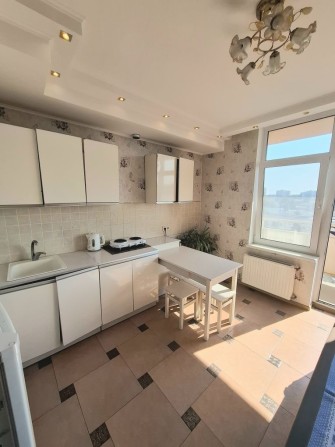 Сдам 1 комн.в Приморском Р-не ЖК"Люксембург" Средняя,24 - фото 1